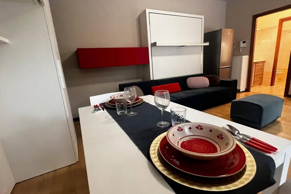 Urban House - Comfy Flat Navigli Milan Center Apartment Exterior photo